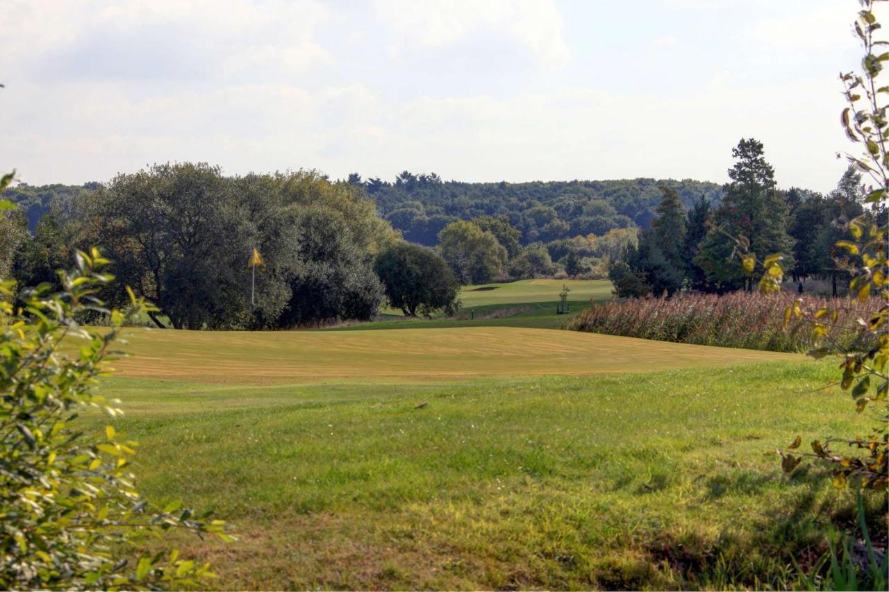 Magnolia Park Hotel, Golf & Country Club Boarstall Εξωτερικό φωτογραφία