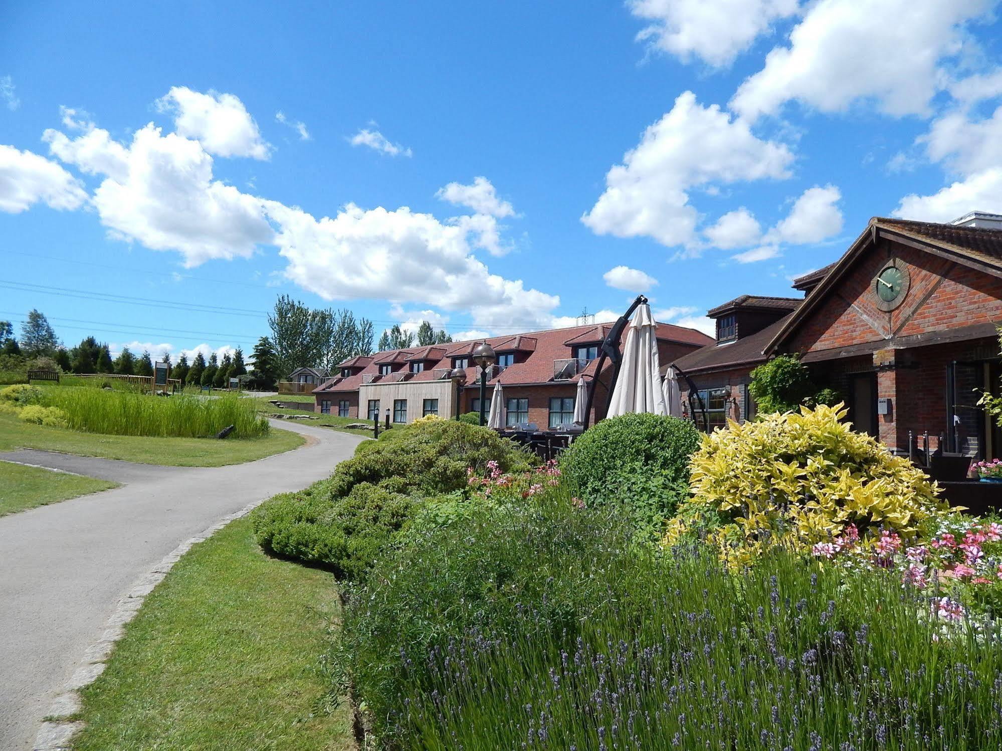 Magnolia Park Hotel, Golf & Country Club Boarstall Εξωτερικό φωτογραφία